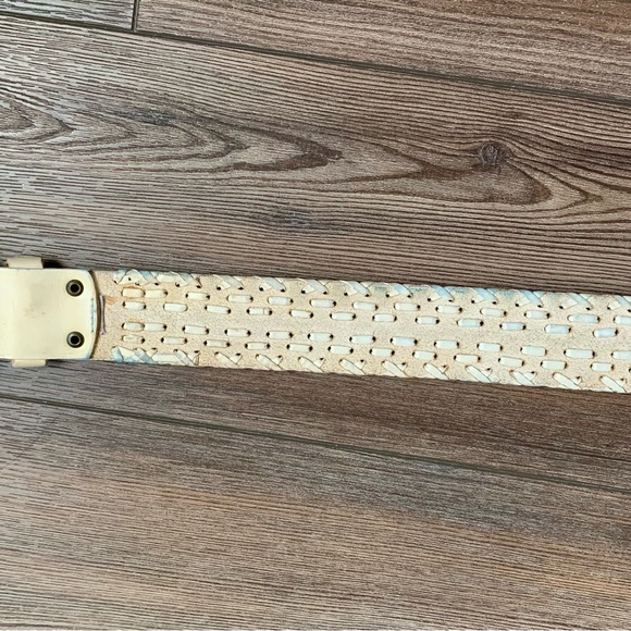Leather white color belt with brass buckle - Picture 8 of 10